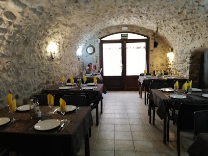 Restaurant El Canonge - Plaça de Baix, 17732 Sant Llorenç de la Muga, Girona, Spain