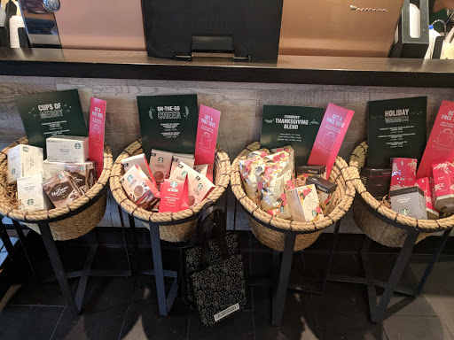 Coffee Shop «Starbucks», reviews and photos, 4801 Valley View Blvd NW g, Roanoke, VA 24012, USA