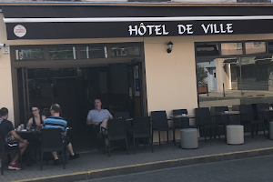 L'Hôtel De Ville Café image