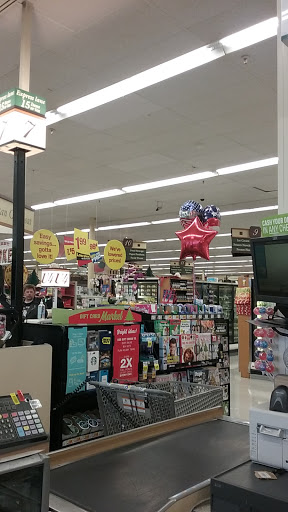 Grocery Store «Kroger», reviews and photos, 2301 Locust St, Sterling, IL 61081, USA