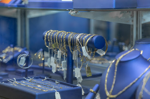 Pawn Shop «La Familia Pawn and Jewelry», reviews and photos, 1707 E Hinson Ave, Haines City, FL 33844, USA