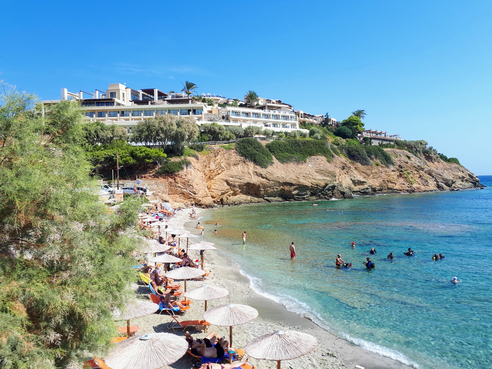 Foto de Paralia Mononaftis con cala pequeña