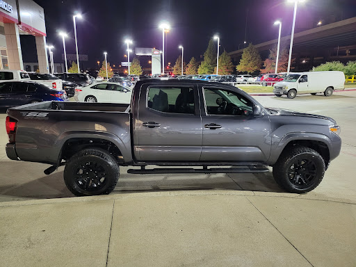 Toyota Dealer «Toyota of Dallas», reviews and photos, 2610 Forest Ln, Dallas, TX 75234, USA