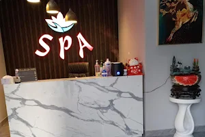 Aroma Rose Spa Massage Morrocan Bath & Home service available Business Bay Dubai image