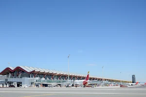 Adolfo Suárez Madrid–Barajas Airport image