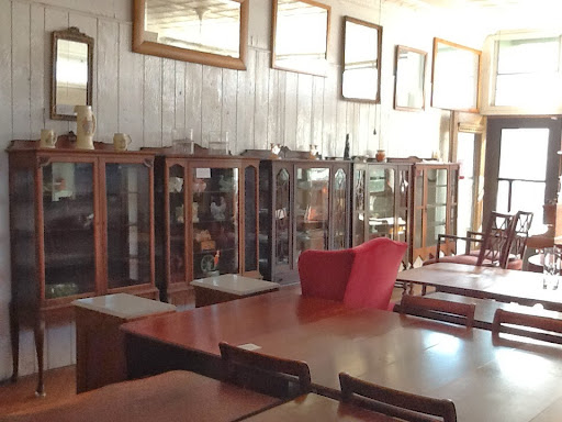 Antique Furniture Store «Every Now & Then Antique Furniture Mall», reviews and photos, 430 W Benson St, Cincinnati, OH 45215, USA
