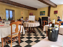 Atmosphère du Restaurant LA VIEILLE AUBERGE à Saulieu - n°4
