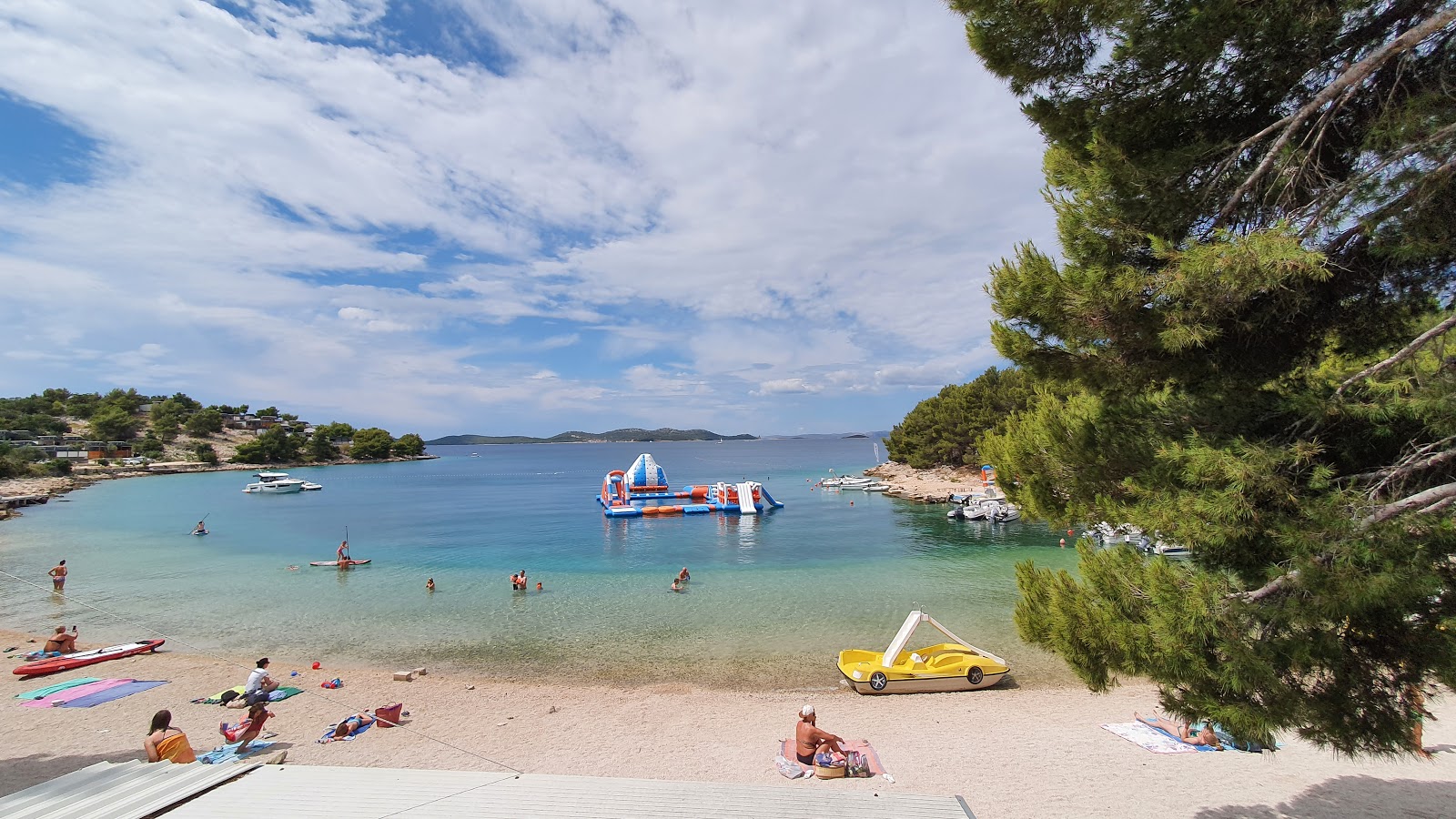 Foto di Porat beach area servizi