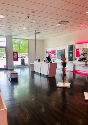 Cell Phone Store «T-Mobile», reviews and photos, 1534 E Southlake Blvd, Southlake, TX 76092, USA
