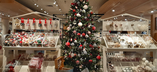 Furniture Store «Crate and Barrel», reviews and photos, 2680 NE 49th St, Seattle, WA 98105, USA