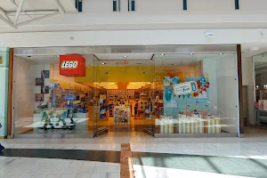 The LEGO® Store Woodlands image