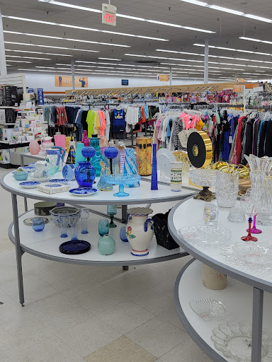 Thrift Store «B-thrifty - The Super Thrift Store», reviews and photos, 13412 Jefferson Davis Hwy, Woodbridge, VA 22191, USA