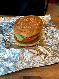 Cheeseburger du Restaurant de hamburgers Five Guys à Saint-Herblain - n°12