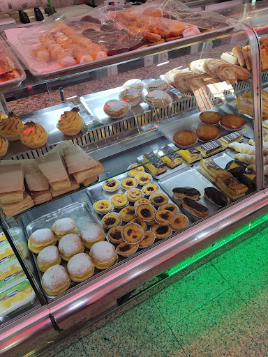 Boutique de Pão Milho Rei no Rio Tinto, Porto