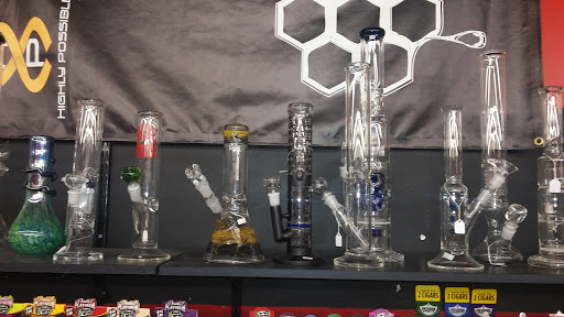 Tobacco Shop «Wingfoot Smoke Shop», reviews and photos, 629 E Chandler Blvd, Chandler, AZ 85225, USA