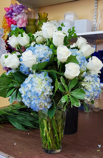 Florist «Niles Flowers & Gift», reviews and photos, 7667 N Milwaukee Ave, Niles, IL 60714, USA