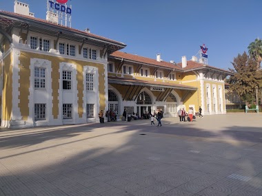 Tarihi Adana Garı