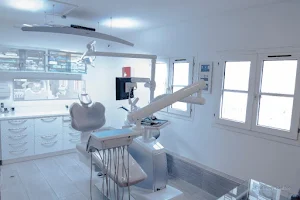 Dr Philippe Tabo - Chirurgien Dentiste à Montigny le Bretonneux 78 image