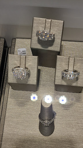 Jewelry Store «Zales - The Diamond Store», reviews and photos, 1246 Town East Mall, Mesquite, TX 75150, USA