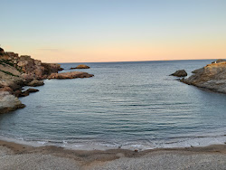 Photo de Playa de la Calafria avec petite baie
