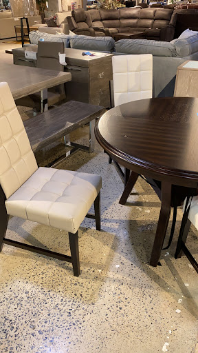 Outlet Store «Rooms To Go Outlet Furniture Store - Norcross», reviews and photos, 6288 Dawson Blvd, Norcross, GA 30093, USA