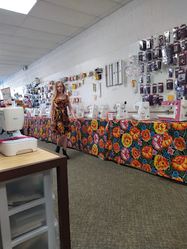 Shopping Mall «Indian Hills Shopping Center», reviews and photos, 2407 W 13th St N, Wichita, KS 67203, USA