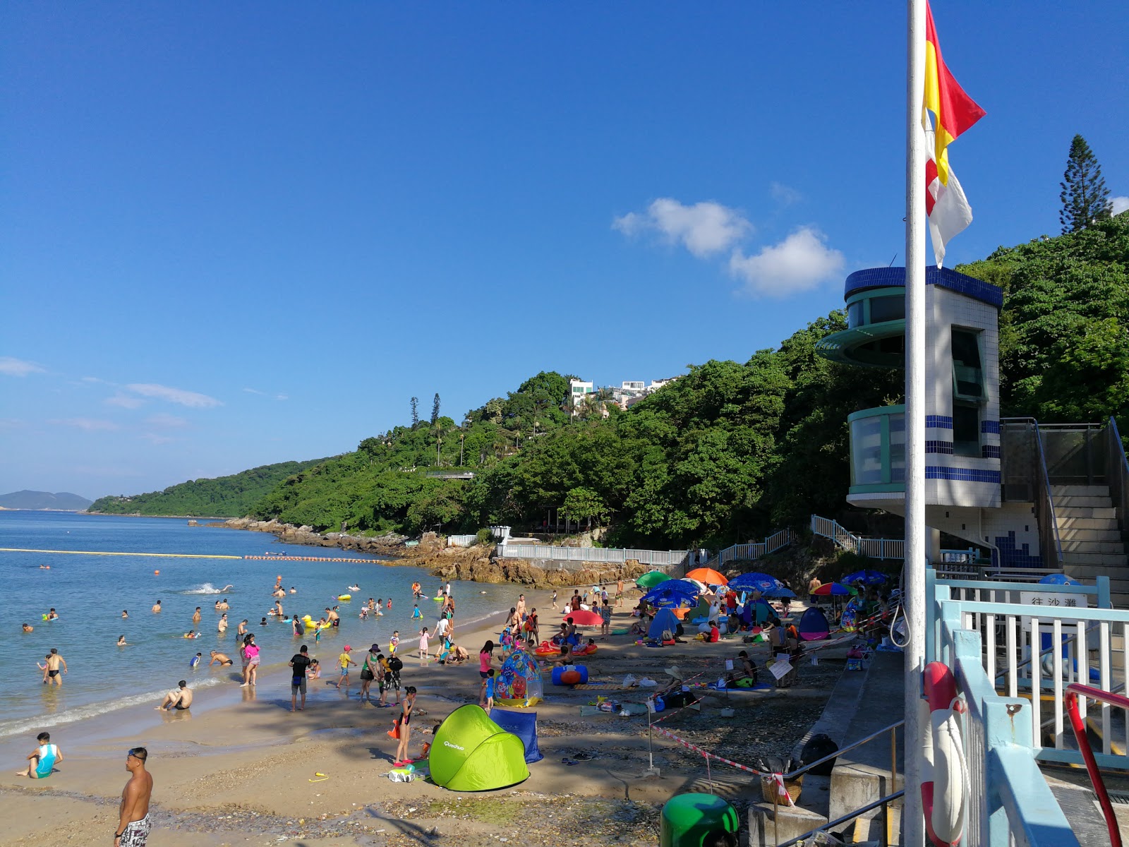 Photo de Silverstrand Beach protégé par des falaises