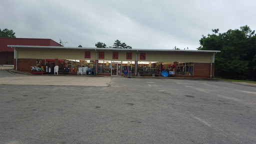 Bills Dollar Store in Chatom, Alabama