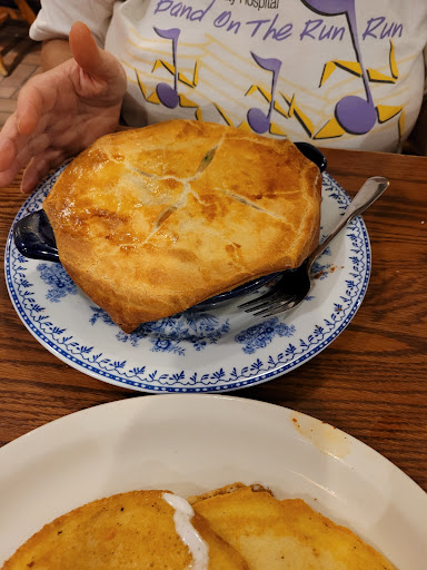 American Restaurant «Cracker Barrel Old Country Store», reviews and photos, 18531 N Creek Dr, Tinley Park, IL 60477, USA