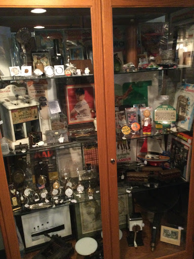 Antique Store «Roosevelt Road Antiques & Consignments», reviews and photos, 3720 Roosevelt Rd, Kenosha, WI 53142, USA