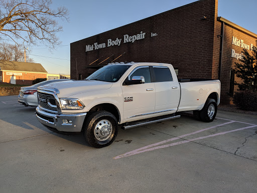 Auto Body Shop «Mid-Town Body Repair Inc», reviews and photos, 401 W Gate City Blvd, Greensboro, NC 27406, USA