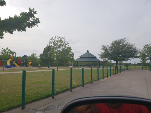 Park «Red Bird Park», reviews and photos, 1005 W Red Bird Ln, Dallas, TX 75232, USA