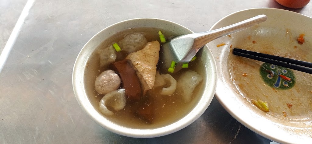 莉-油飯.炒麵.眾多小吃 的照片