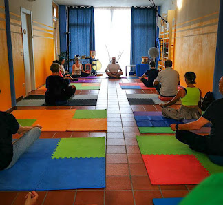 Centro NONSOLO-yoga Massa Via Pietro Pellegrini, 2C, 54100 Massa MS, Italia