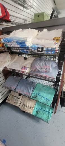 SCUBA Instructor «WOODS & WATER OUTDOOR SPORTS CENTER», reviews and photos, 124 Edwards Ave, Brandon, FL 33510, USA