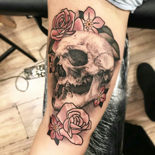 Tattoo Shop «Two Headed Dog Tattoo Studio», reviews and photos, 189 Changebridge Rd #3, Montville, NJ 07045, USA