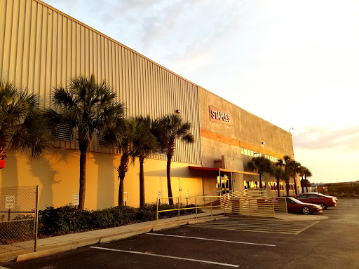 Staples - Warehouse, 10701 Central Port Dr, Orlando, FL 32824, USA, 
