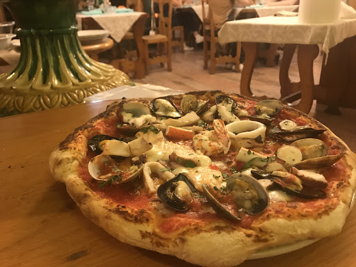 Carmelo - Pizzeria e Trattoria in Desenzano del Garda, Provincia di Brescia
