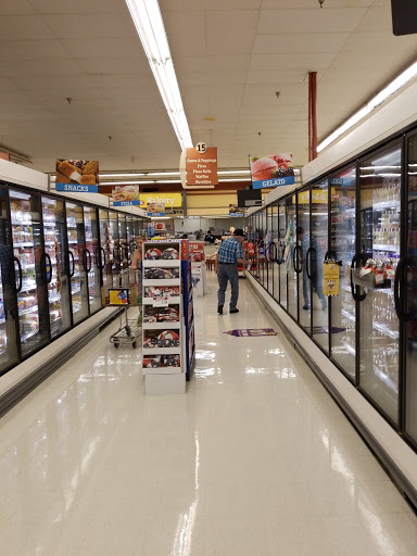 Supermarket «Giant Eagle Supermarket», reviews and photos, 14100 Detroit Ave, Lakewood, OH 44107, USA