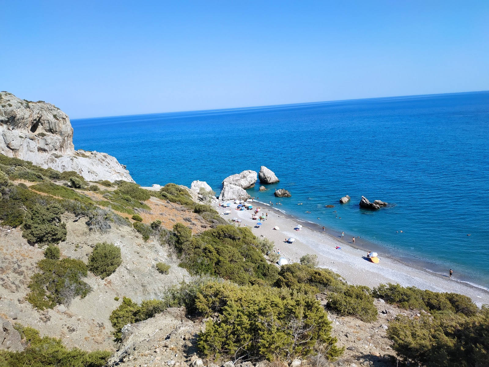 Fotografija Paralia Listi z lahki kamenček površino