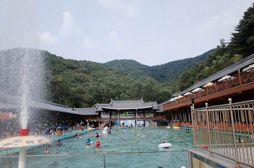 Jangheung Hanok Swimming Pool