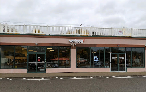 Cell Phone Store «Verizon», reviews and photos, 3951 Vestal Pkwy E, Vestal, NY 13850, USA