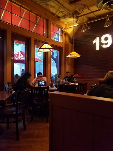 Movie Theater «UA Kaufman Astoria Cinemas 14 & RPX», reviews and photos, 35-30 38th St, Astoria, NY 11101, USA