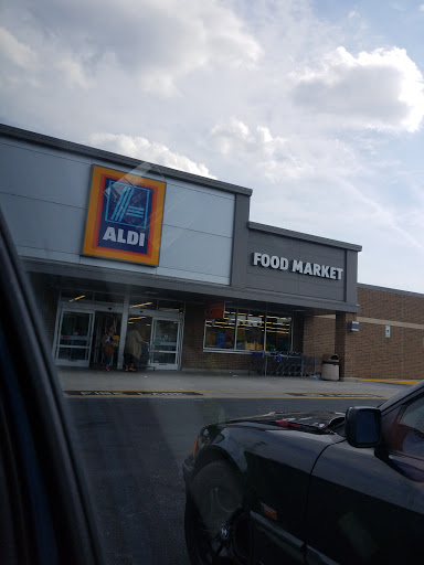 Supermarket «ALDI», reviews and photos, 3250 E Fayette St, Baltimore, MD 21224, USA