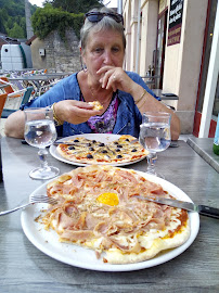 Pizza du Restaurant Pizzeria des Salines à Salins-les-Bains - n°5