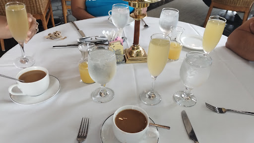 Melvyns Restaurant & Lounge image