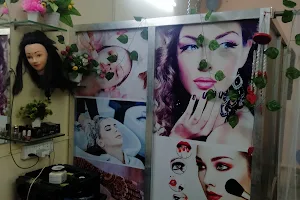 SHINYS BEAUTY SPA & SALOON ONLY FOR LADIES AND MAKE UP ARTIST image