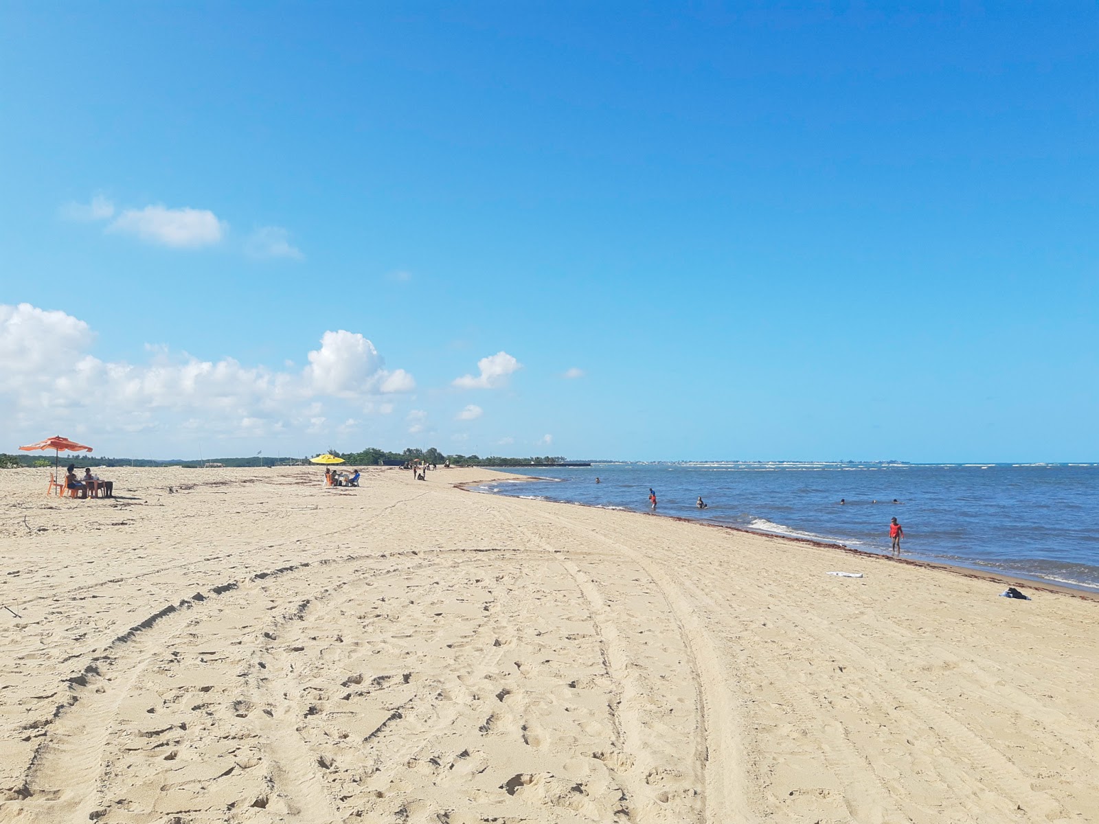 Φωτογραφία του Prainha do rio Sirinhaem με φωτεινή άμμος επιφάνεια