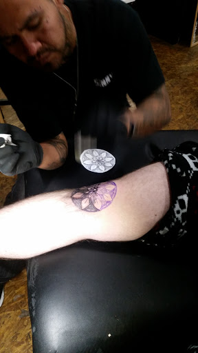 Tattoo Shop «Black Rose Tattoo Parlor», reviews and photos, 237 E Miner Ave, Stockton, CA 95202, USA