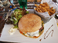Hamburger du Restaurant LE DUELLAS à Saint-Martial-d'Artenset - n°13